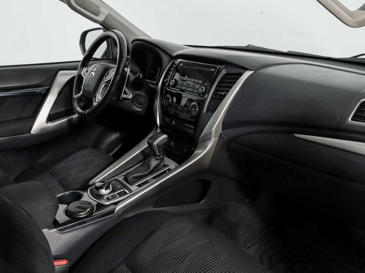 Купить Mitsubishi Pajero Sport, 2017, 90 735 км.. Фото: #12