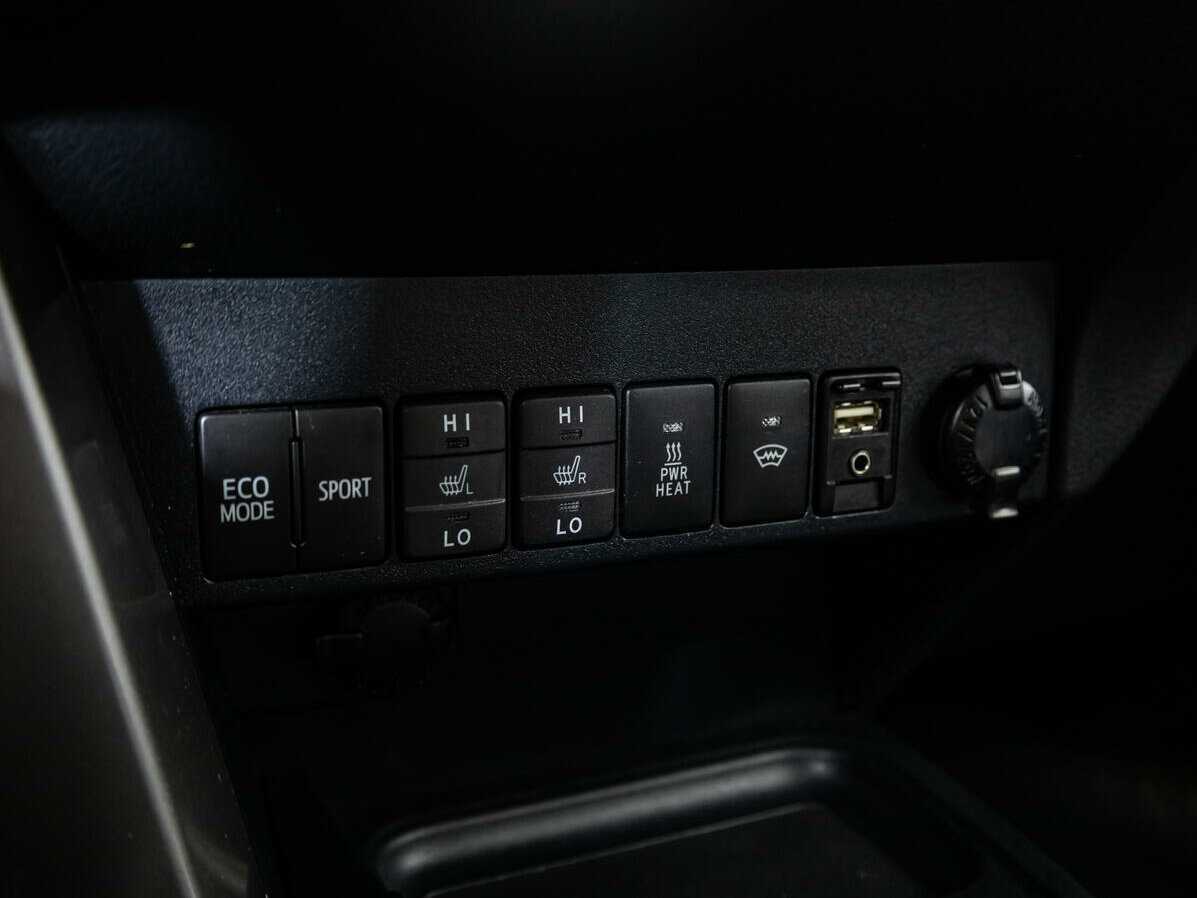 Купить Toyota RAV4, 2018, 130 771 км.. Фото: #12