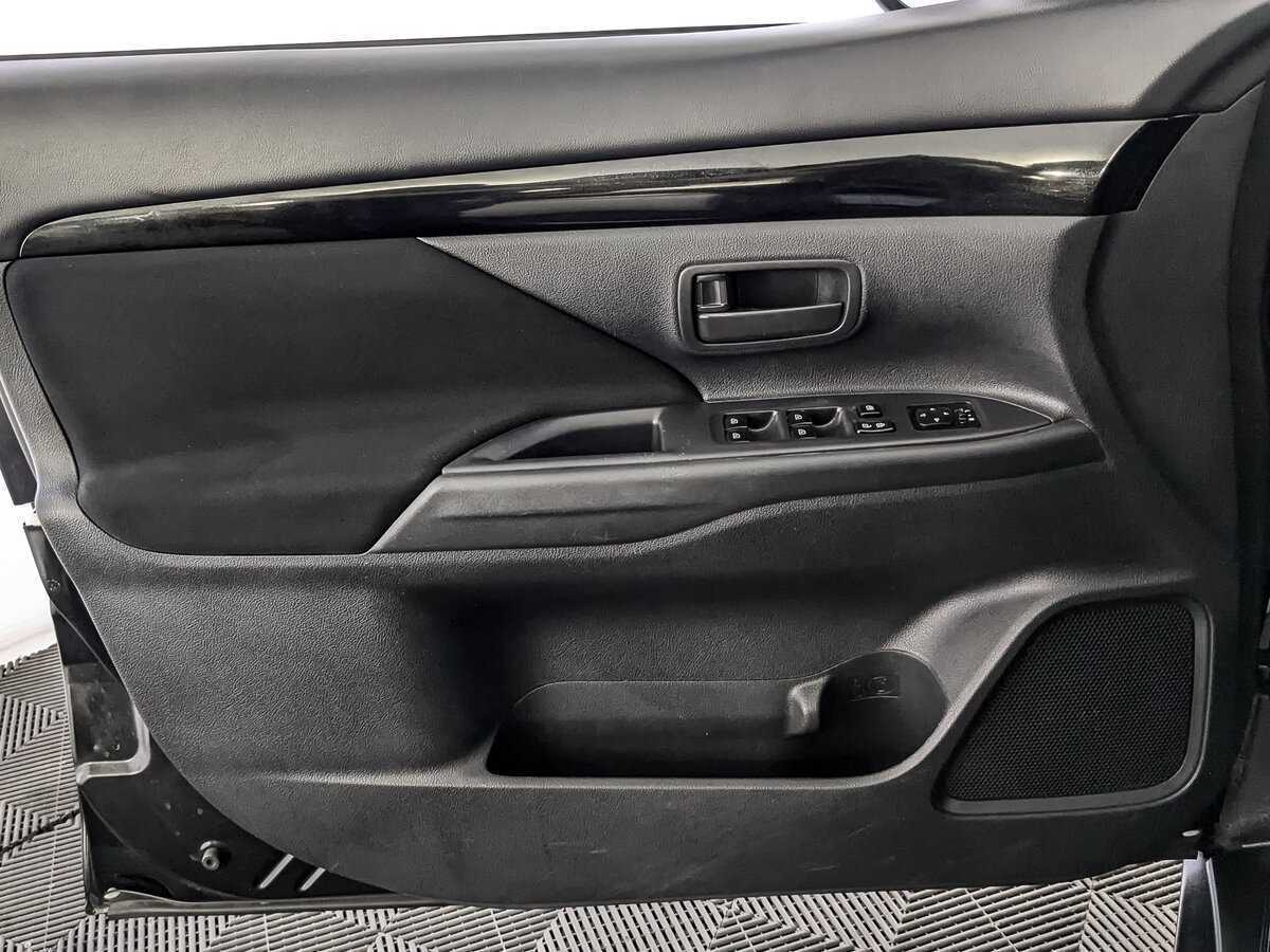 Купить Митсубиши Оутлэндер, 2018, 203 776 км.. Фото: #14