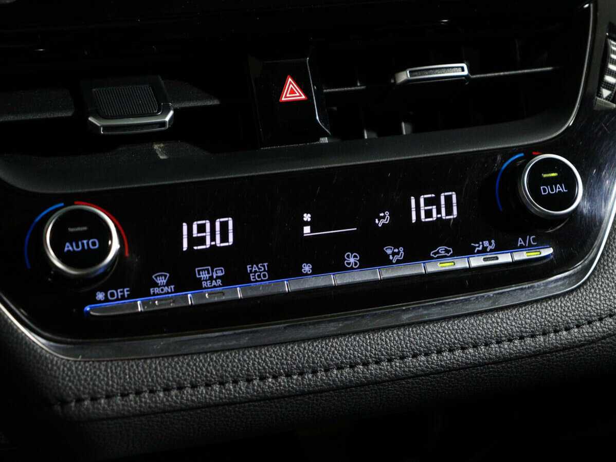 Купить Toyota Corolla, 2019, 67 000 км.. Фото: #18