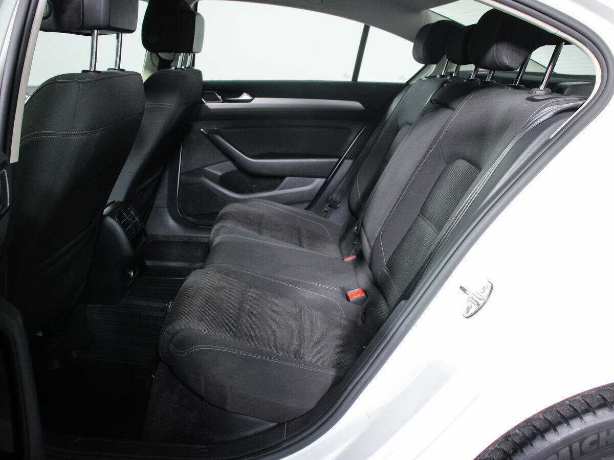 Купить Volkswagen Passat, 2018, 118 171 км.. Фото: #9