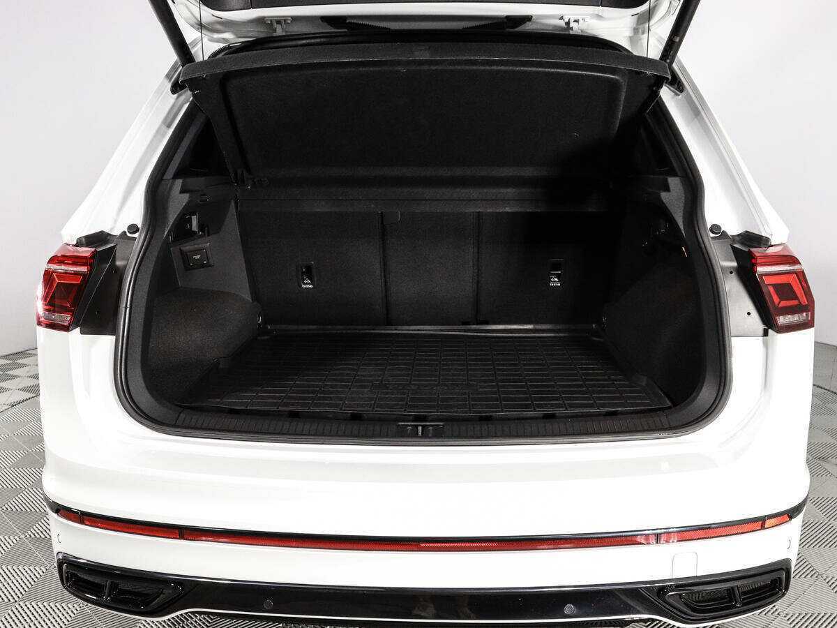 Купить Volkswagen Tiguan, 2021, 71 470 км.. Фото: #17