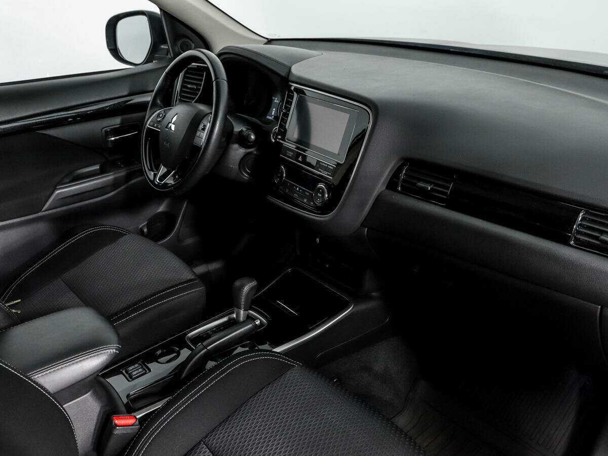 Купить Mitsubishi Outlander, 2019, 79 189 км.. Фото: #9