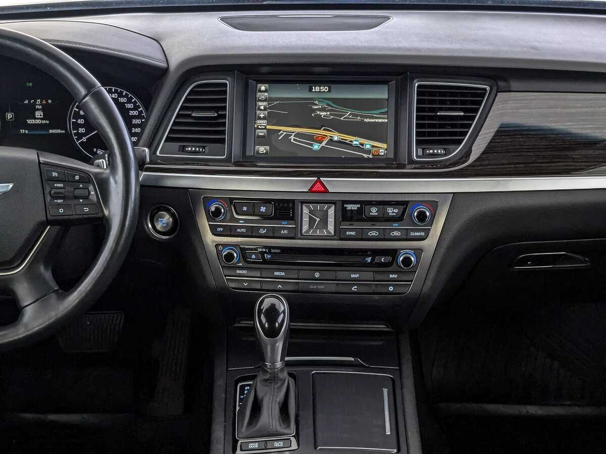 Купить Hyundai Genesis, 2015, 88 628 км.. Фото: #14