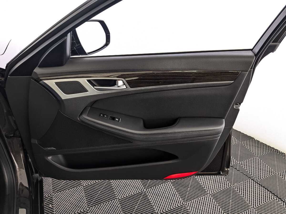 Купить Hyundai Genesis, 2015, 88 628 км.. Фото: #23