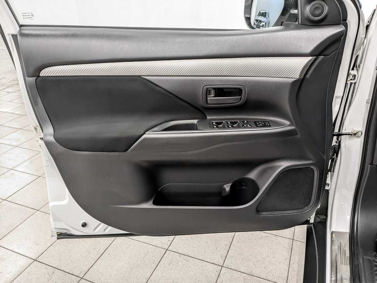 Купить Митсубиши Оутлэндер, 2015, 176 821 км.. Фото: #18