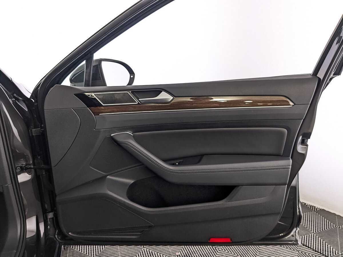 Купить Volkswagen Passat, 2019, 66 006 км.. Фото: #24