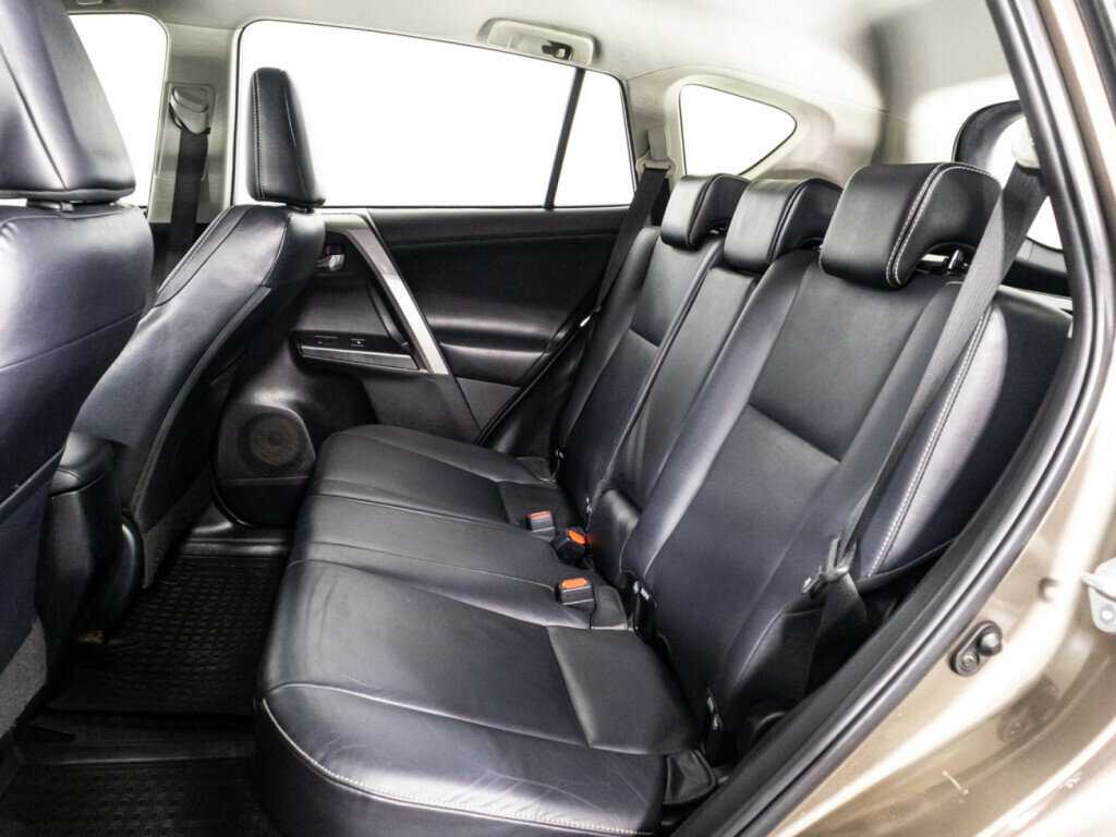 Купить Toyota RAV4, 2016, 72 437 км.. Фото: #9