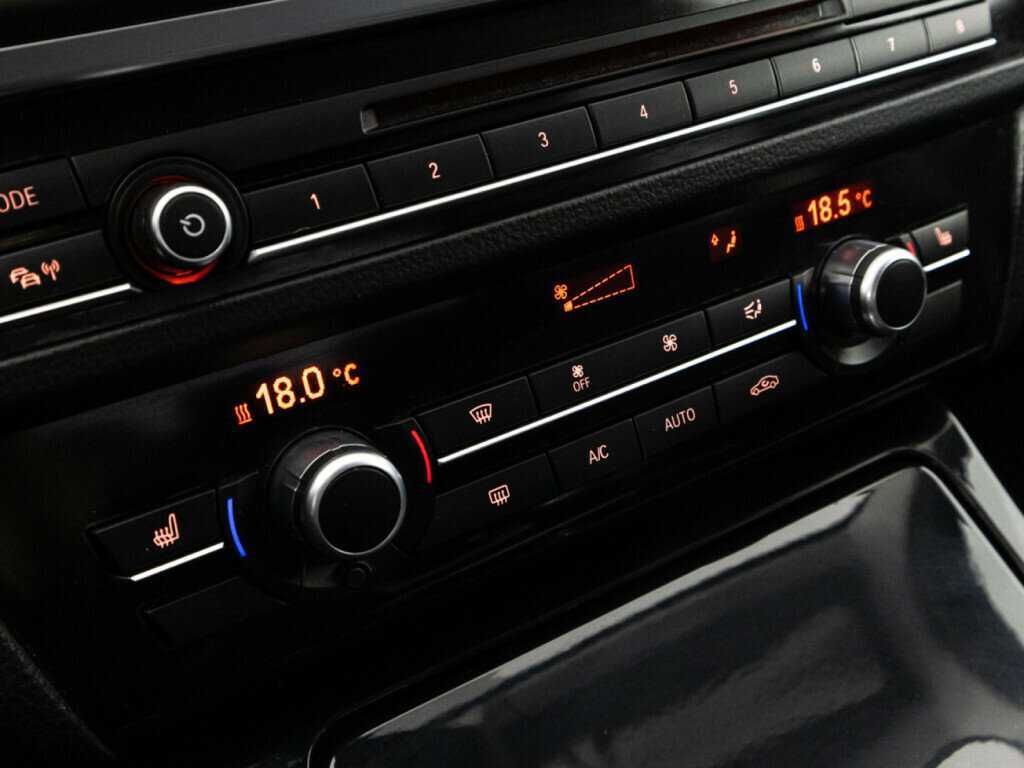 Купить BMW 5 серии, 2013, 220 295 км.. Фото: #13