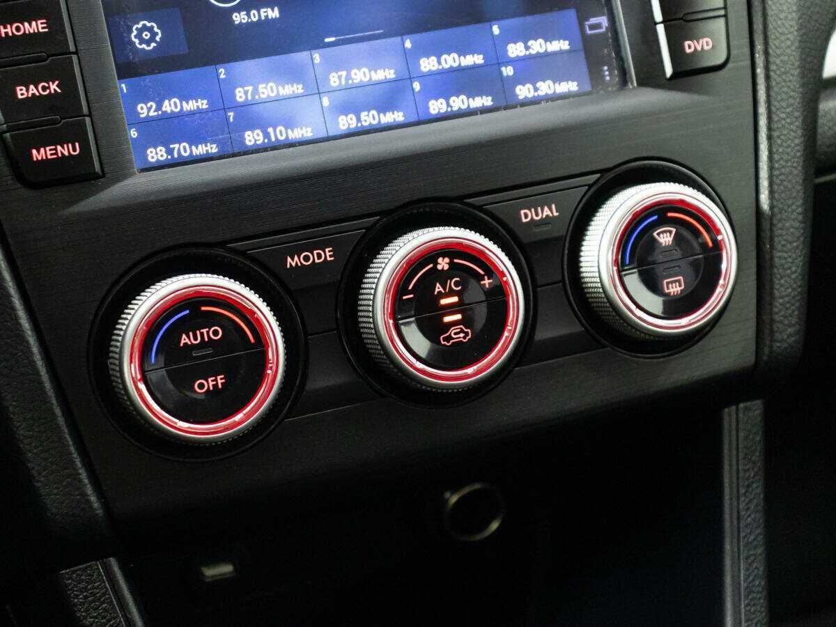 Купить Subaru XV, 2014, 123 742 км.. Фото: #17