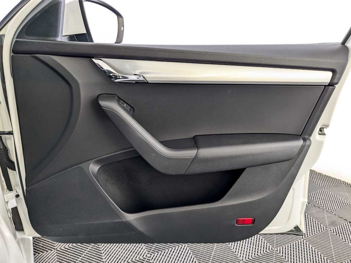 Купить Шкода Октавия, 2019, 114 137 км.. Фото: #19