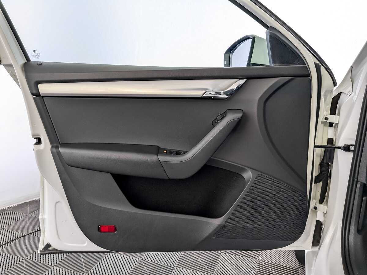 Купить Шкода Октавия, 2019, 147 437 км.. Фото: #17