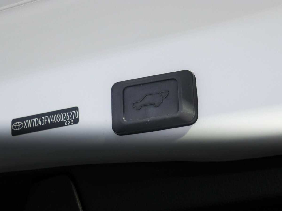 Купить Toyota RAV4, 2021, 68 235 км.. Фото: #12