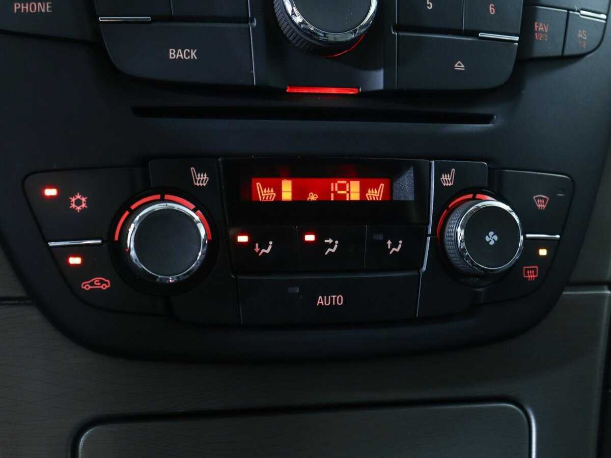 Купить Опель Инсигния, 2012, 140 668 км.. Фото: #9