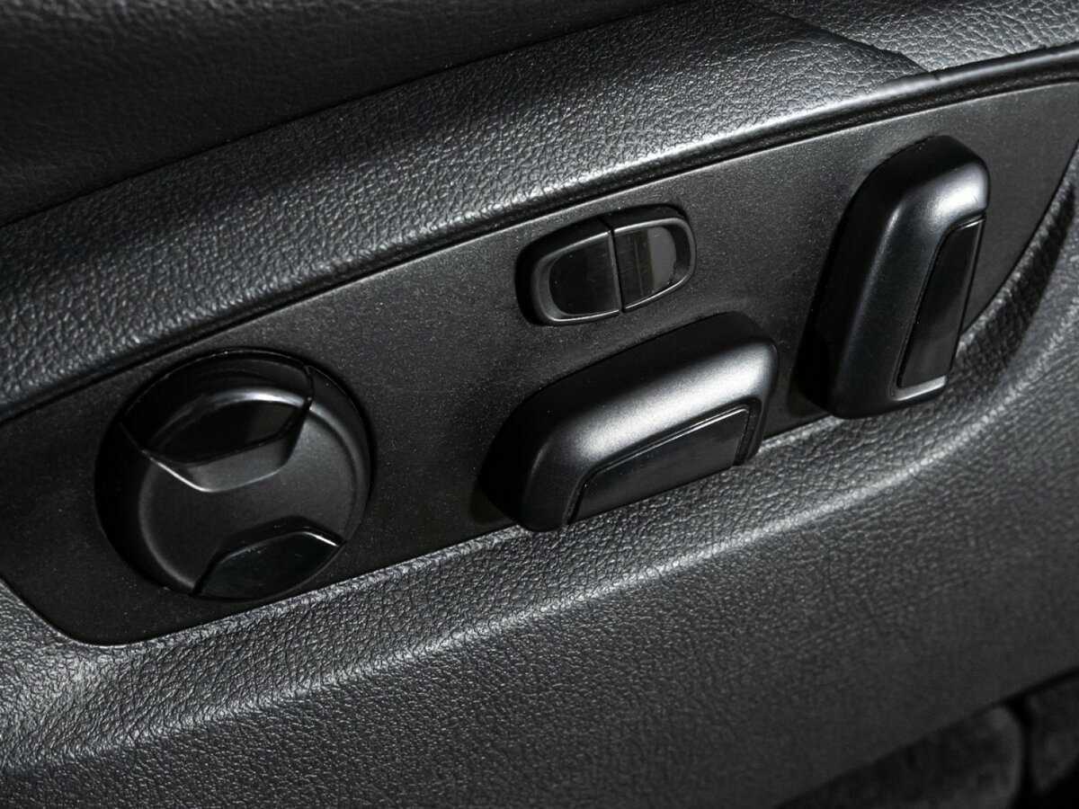 Купить Volkswagen Touareg, 2012, 329 160 км.. Фото: #16