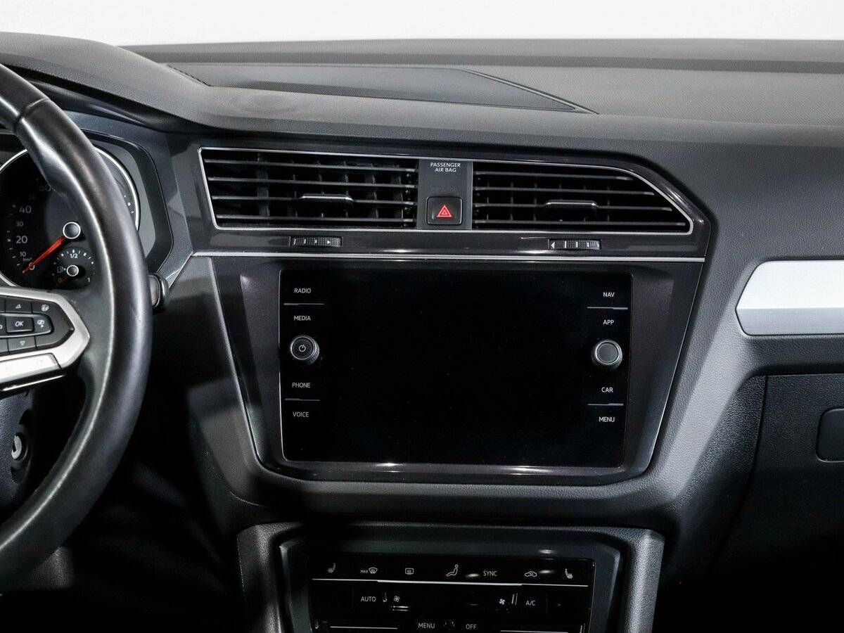 Купить Volkswagen Tiguan, 2021, 29 904 км.. Фото: #8