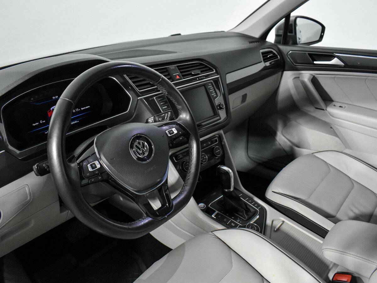 Купить Volkswagen Tiguan, 2017, 124 553 км.. Фото: #10