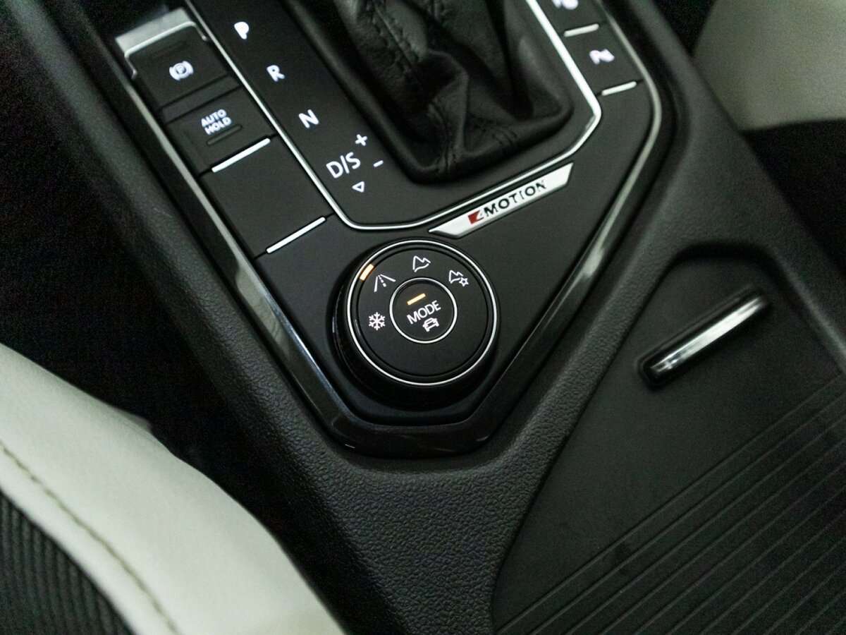 Купить Volkswagen Tiguan, 2019, 112 982 км.. Фото: #17