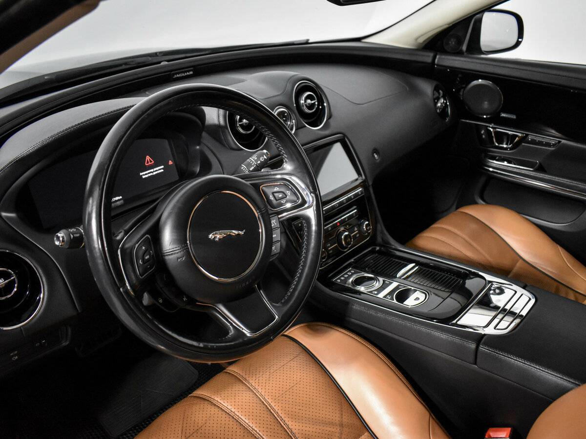 Купить Jaguar XJ, 2016, 151 000 км.. Фото: #8