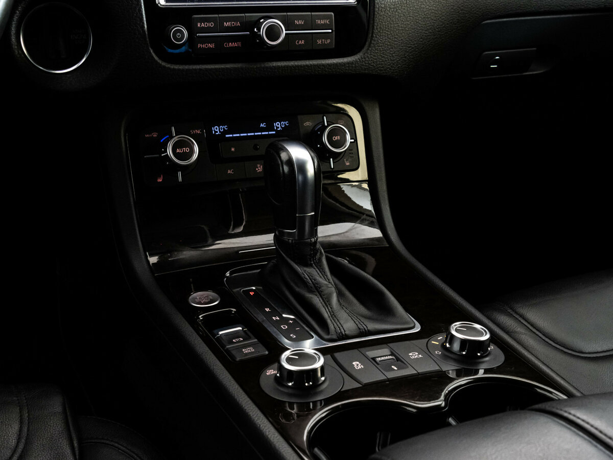 Купить Volkswagen Touareg, 2012, 183 121 км.. Фото: #11