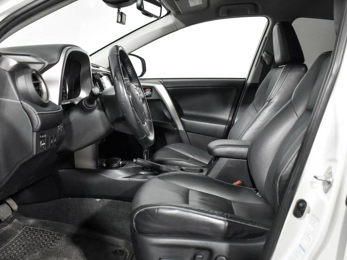 Купить Toyota RAV4, 2017, 89 478 км.. Фото: #9