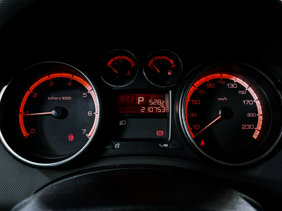 Купить Peugeot 408, 2012, 210 580 км.. Фото: #9