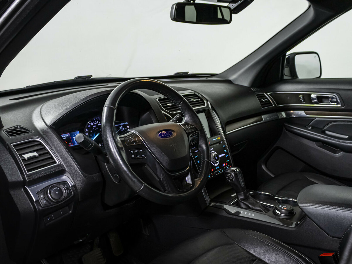 Купить Ford Explorer, 2018, 126 282 км.. Фото: #7