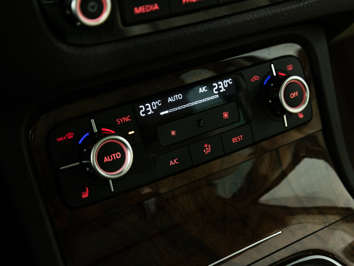 Купить Volkswagen Touareg, 2013, 74 075 км.. Фото: #17